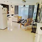By The Sea E2 Apartment