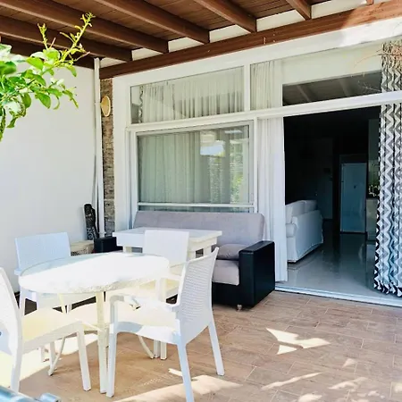 By The Sea E2 Apartamento *